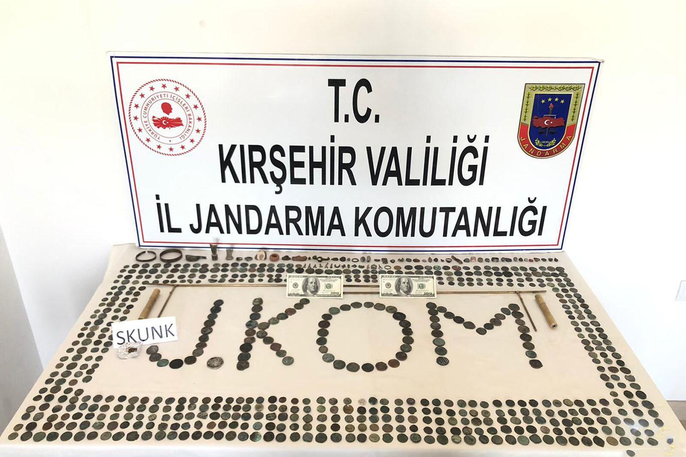 Kırşehir'de 1634 adet tarihi eser ele geçirildi Kırşehir'de 1634 adet tarihi eser ele geçirildi